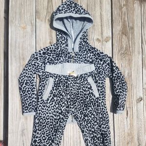 NWOT Kids Hoodie Lounge Sz7 Snow Leopard Print